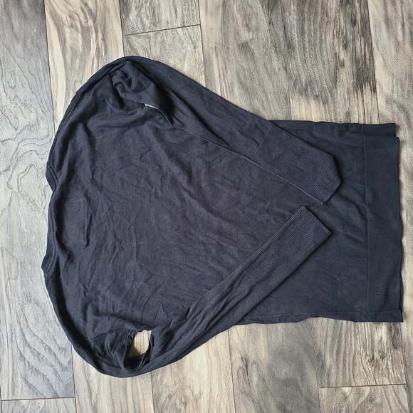 American Eagle Outfitters Sweater - Picture 2 of 3